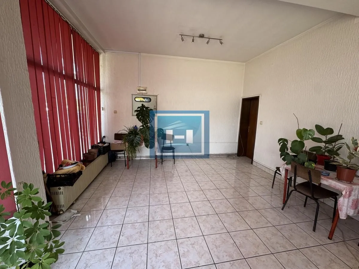 Sale, office space, 885m², Ćuprija, Srbija