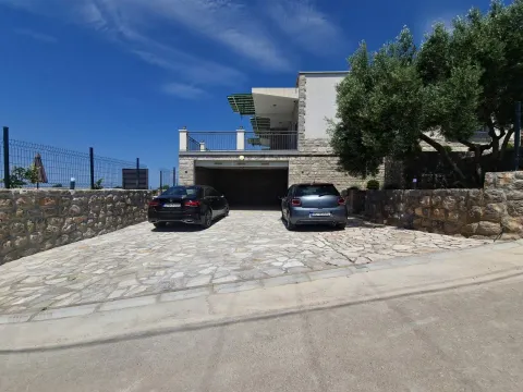 Izdavanje, kuća, 110m², Krimovica, Kotor - image 23