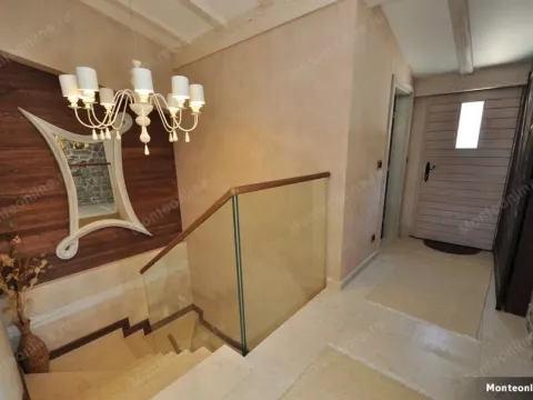 Prodaja, kuća, 105m², Tivat, Crna Gora - image 38