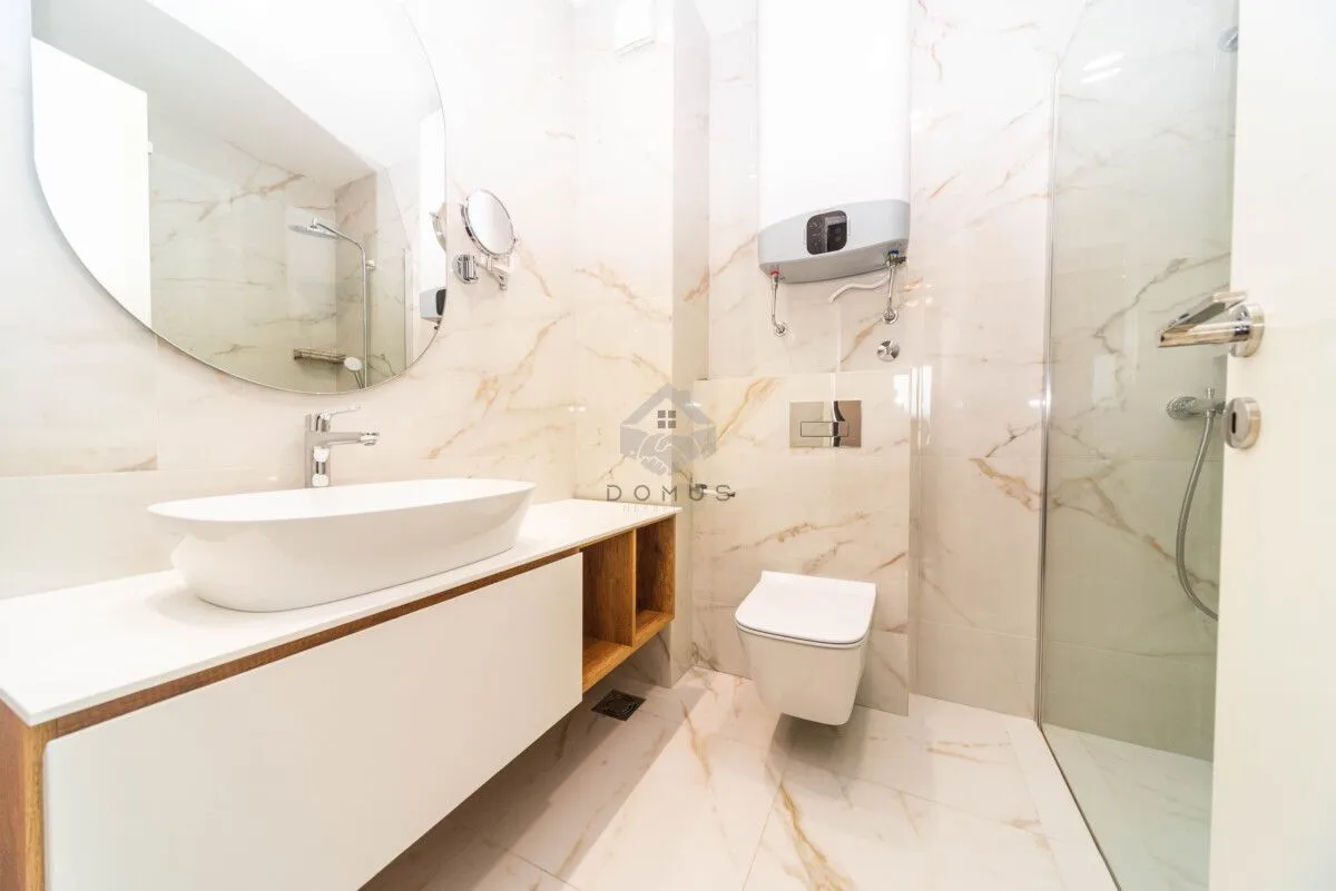 Izdavanje, trosoban stan, 108m², Podgorica, Crna Gora