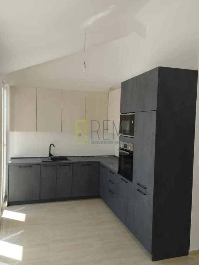 Prodaja, dvosoban stan, 74m², Đenovići, Herceg Novi