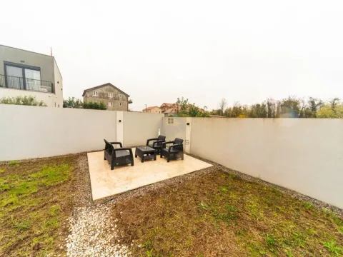 Izdavanje, kuća, 190m², Tološi, Podgorica - image 4