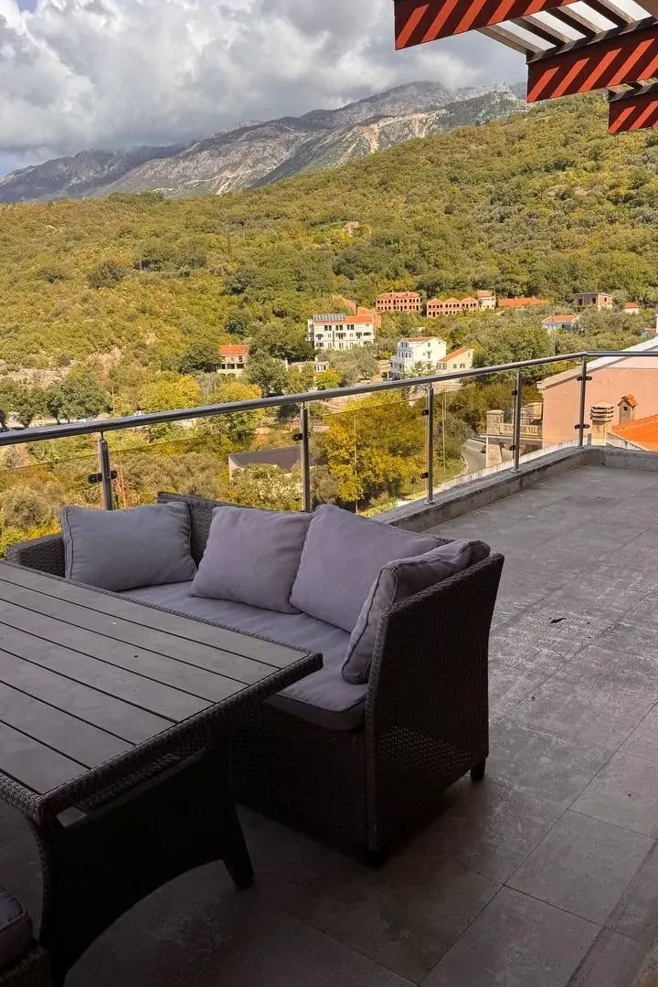 Sale, three bedroom apartment, 191m², Kamenovo, Budva