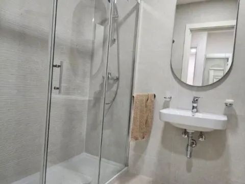 Izdavanje, jednosoban stan, 45m², Pobrežje, Podgorica - image 9