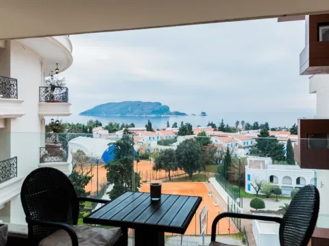 Rent, one bedroom apartment, 77m², Budva, Crna Gora - image 1