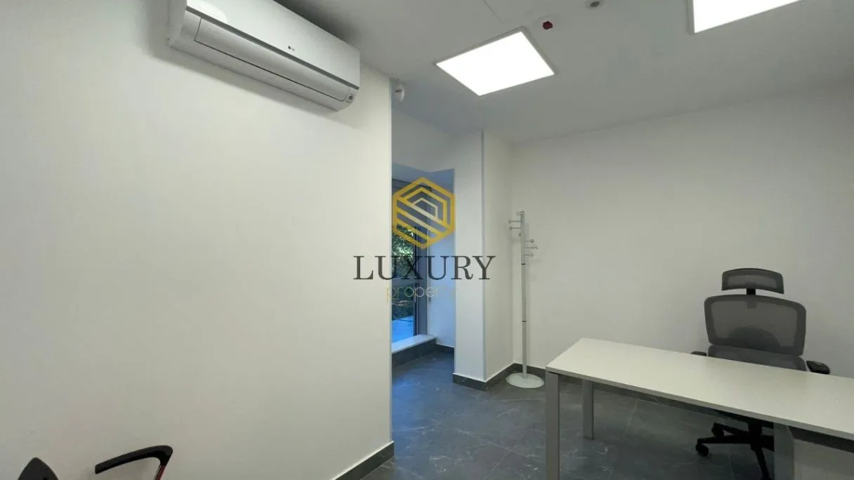 Rent, office space, 77m², Centar, Podgorica