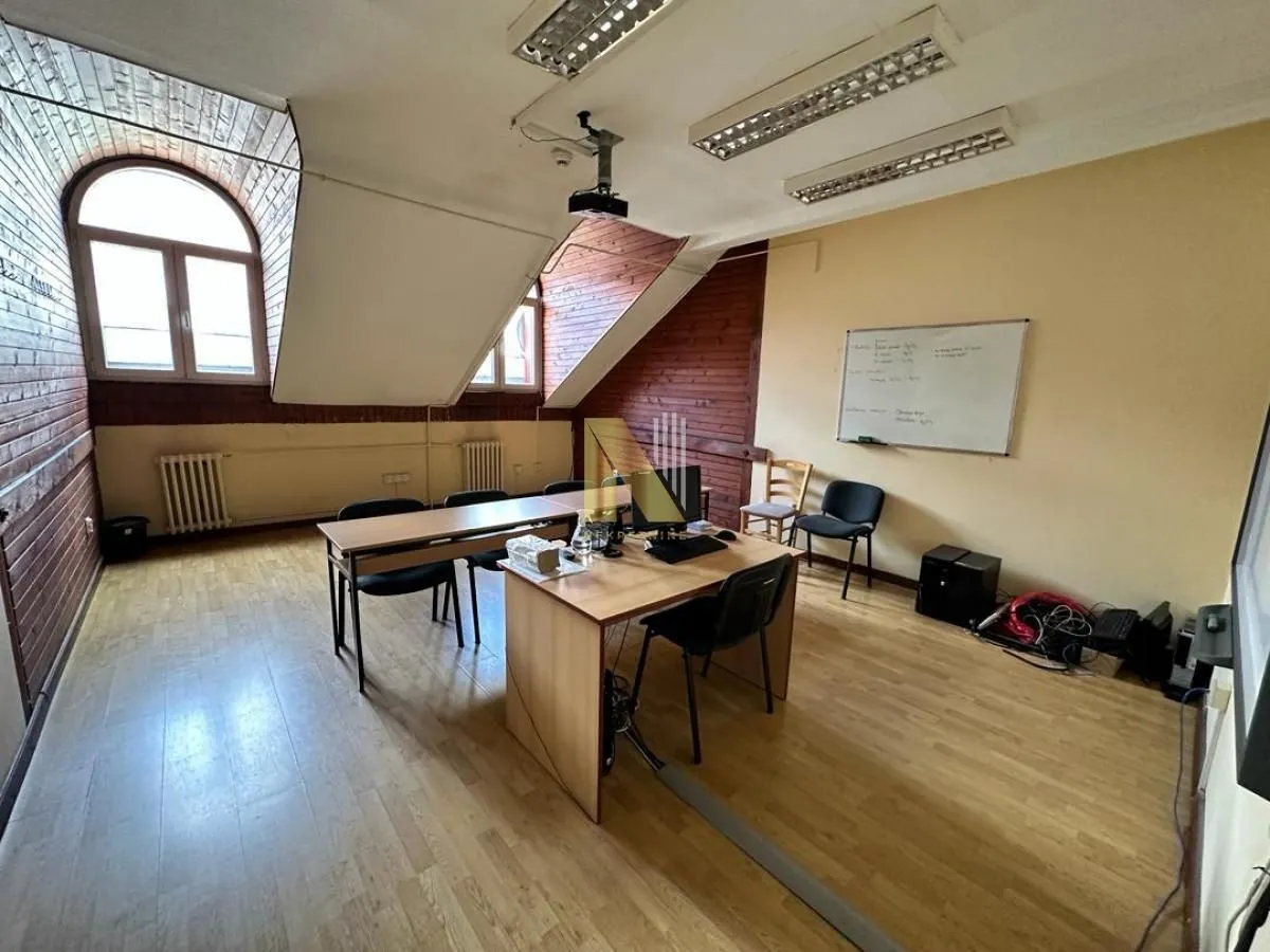 Rent, office space, 1000m², Centar, Novi Sad