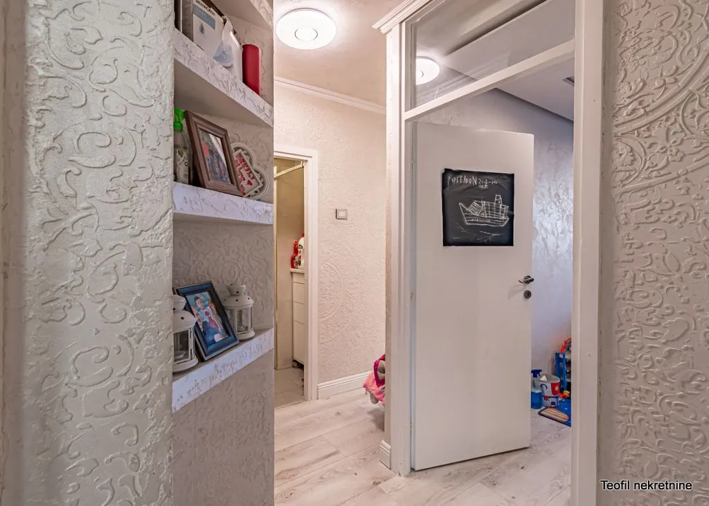Sale, three bedroom apartment, 74m², Zemun Sve Podlokacije, Beograd