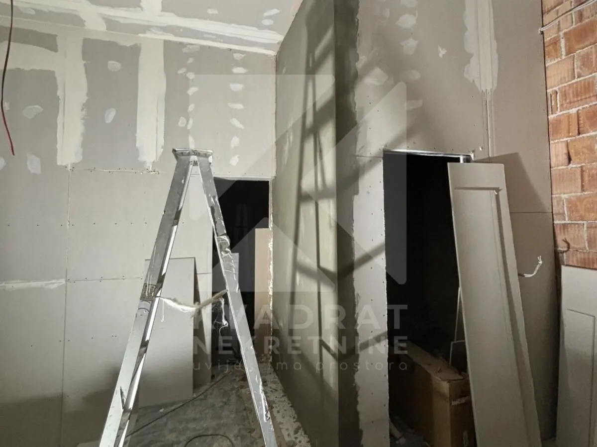 Rent, office space, 100m², Blok 9, Podgorica