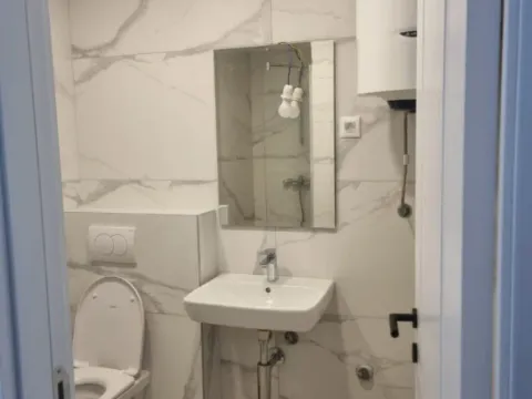 Izdavanje, jednosoban stan, 46m², Stari Aerodrom, Podgorica - image 4