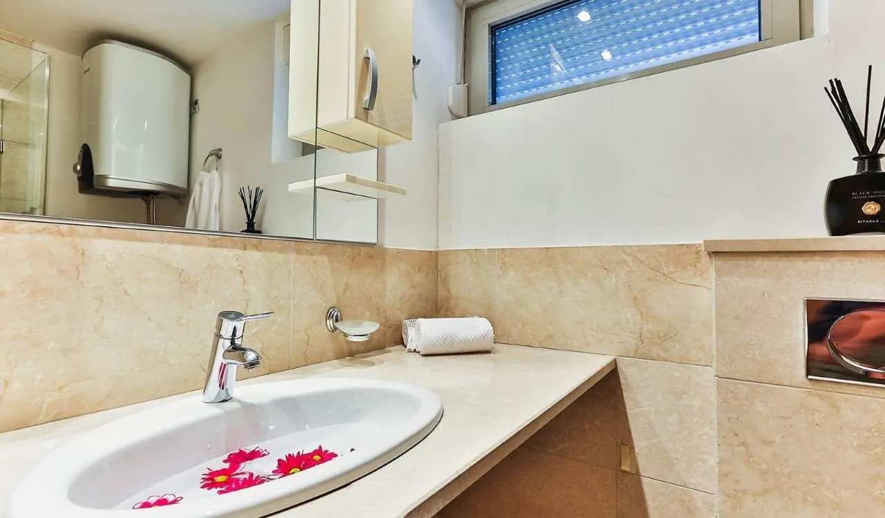 Prodaja, dvosoban stan, 85m², Rozino, Budva