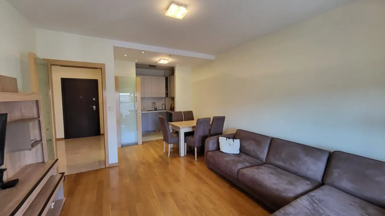 Izdavanje, trosoban stan, 95m², Preko Morače, Podgorica