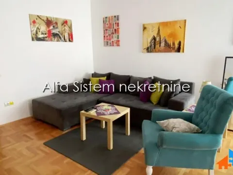 Stan in Vračar Hram