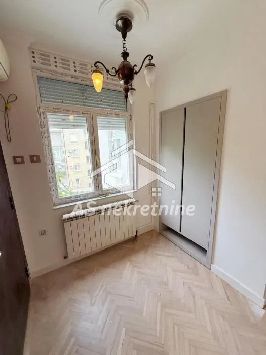 Izdavanje, četvorosoban stan, 87m², Slavija, Vračar Sve Podlokacije