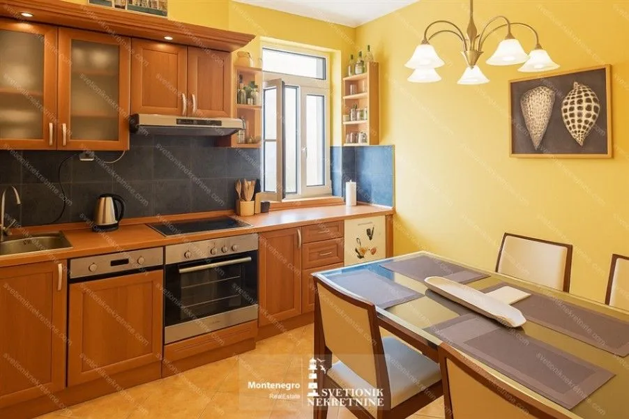 Prodaja, jednosoban stan, 42m², Đenovići, Herceg Novi