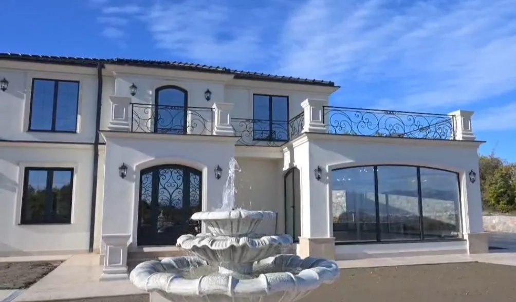 Prodaja, kuća, 350m², Podgorica, Crna Gora