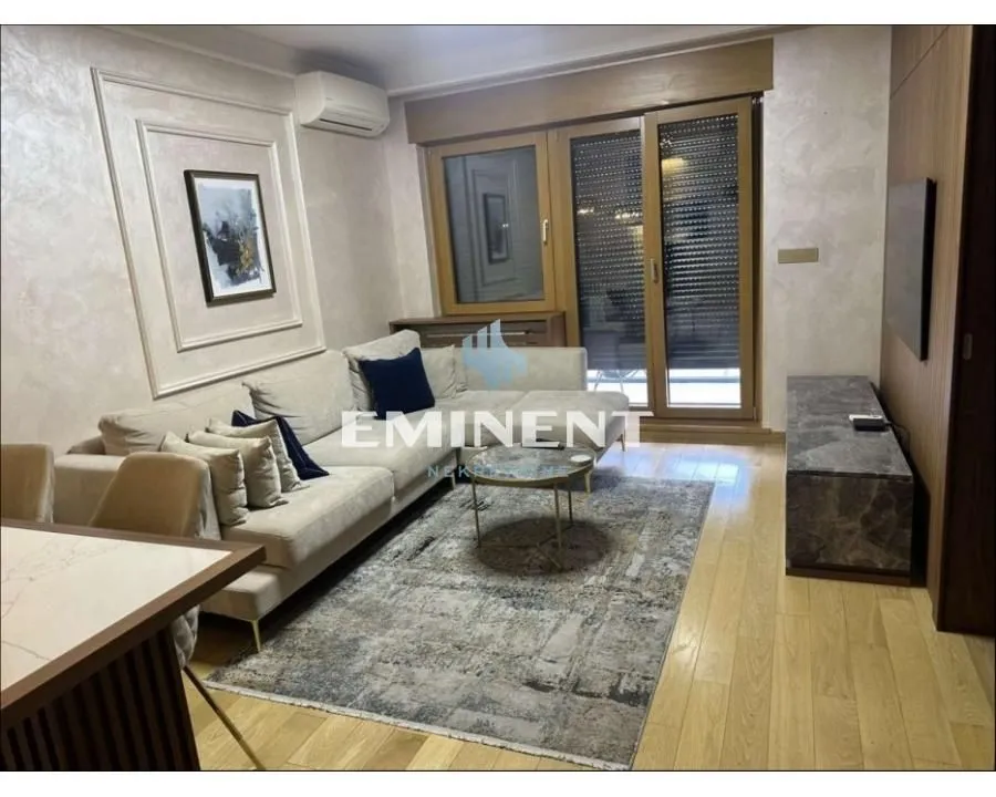 Izdavanje, trosoban stan, 60m², Južni Bulevar, Vračar Sve Podlokacije