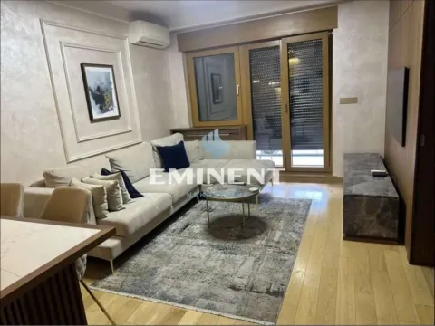 Izdavanje, trosoban stan, 60m², Južni Bulevar, Vračar Sve Podlokacije