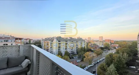 Pogled sa terase na gradsko naselje. - image 17
