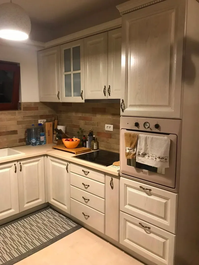 Izdavanje, kuća, 130m², Radanovići, Kotor