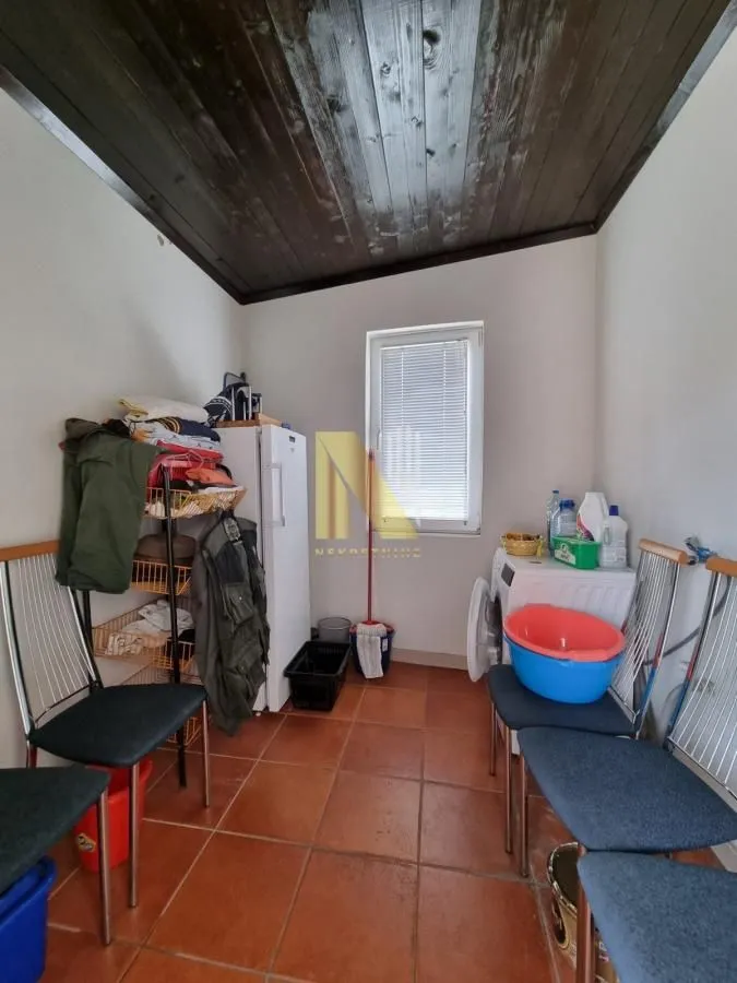 Izdavanje, četvorosoban stan, 210m², Telep, Novi Sad Sve Podlokacije