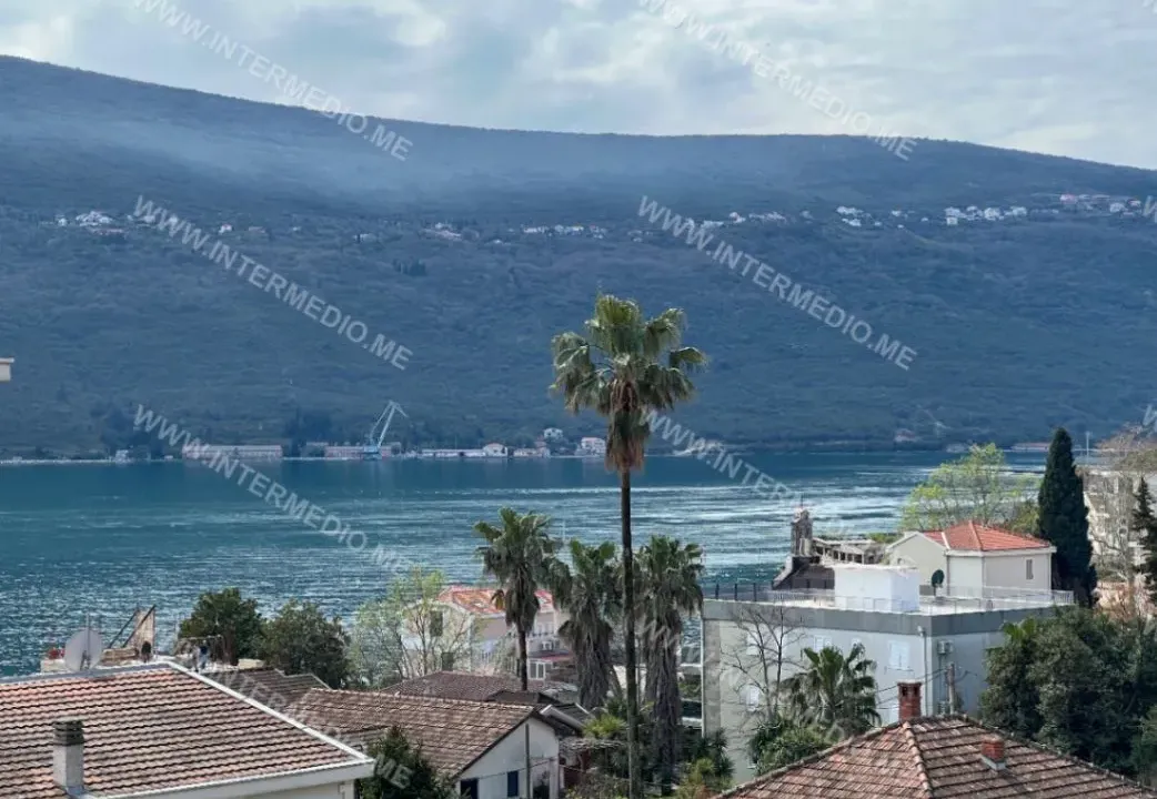 Sale, one bedroom apartment, 43m², Đenovići, Herceg Novi