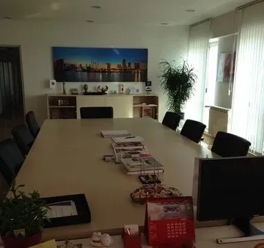 Sale, office space, 950m², Zvezdara Sve Podlokacije, Beograd