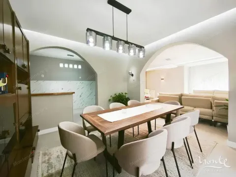 Sale, house, 350m², Velje Brdo, Podgorica - image 5