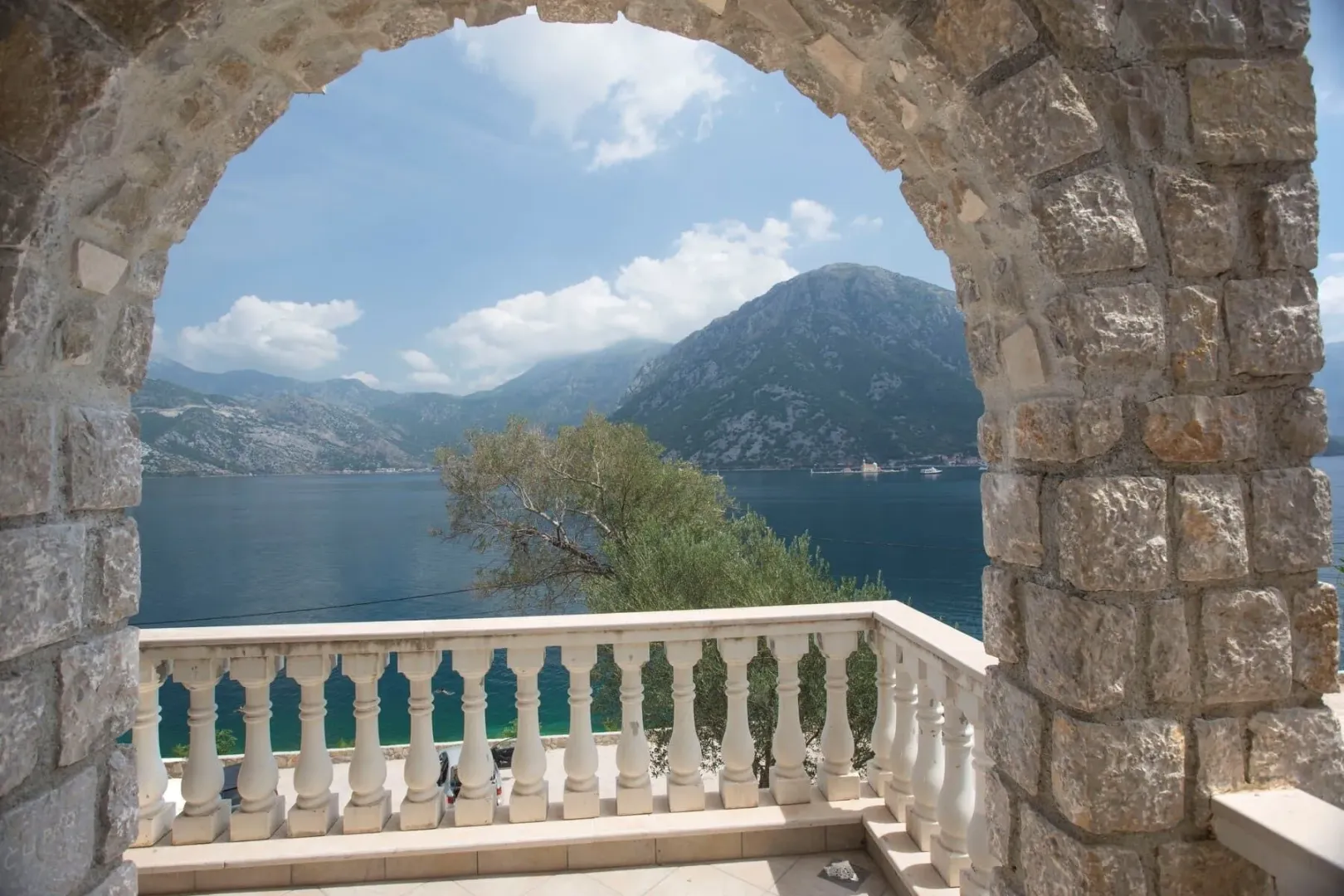 Prodaja, kuća, 235m², Kostanjica, Kotor