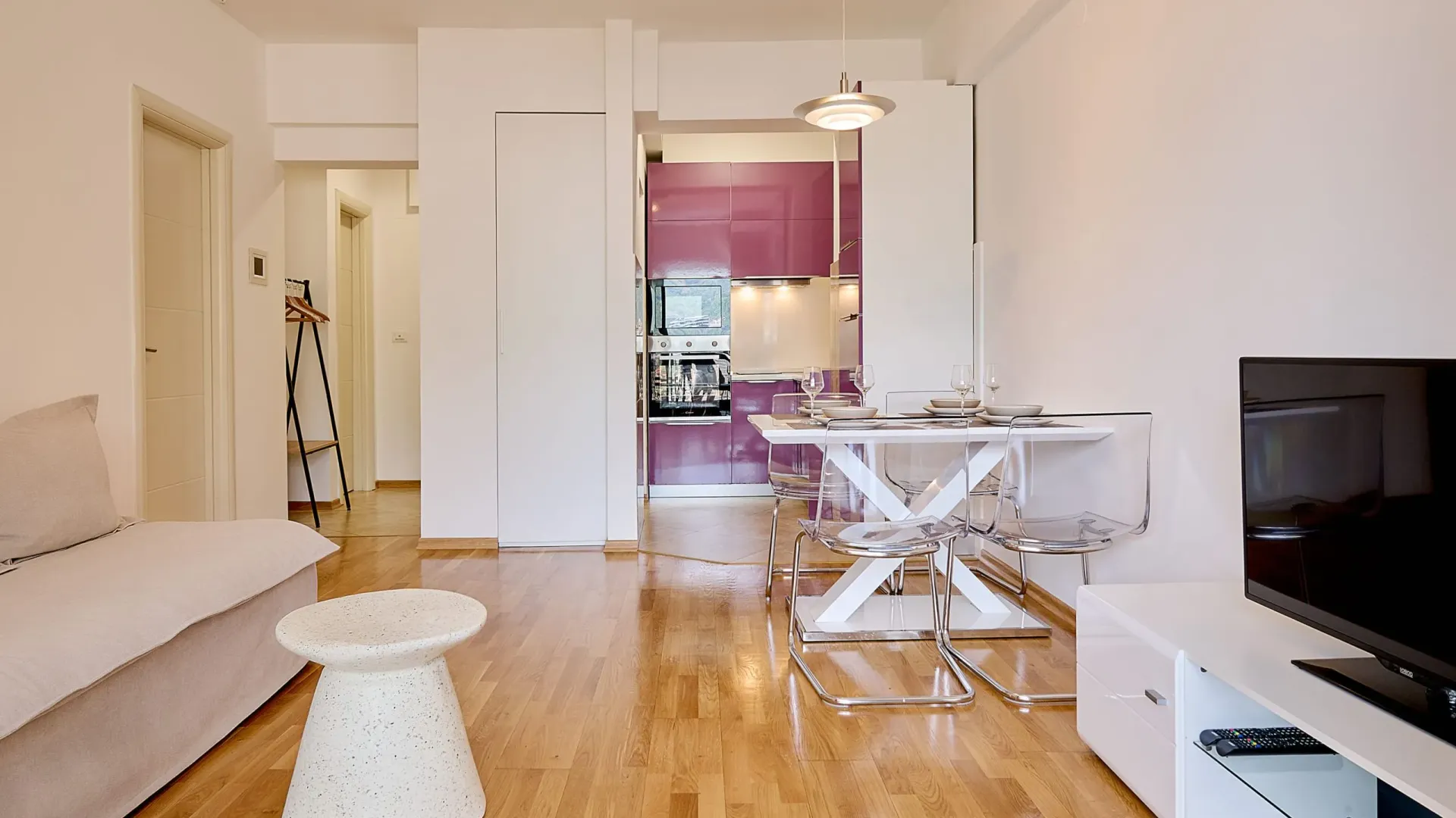 Rent, two bedroom apartment, 50m², Bečići, Budva