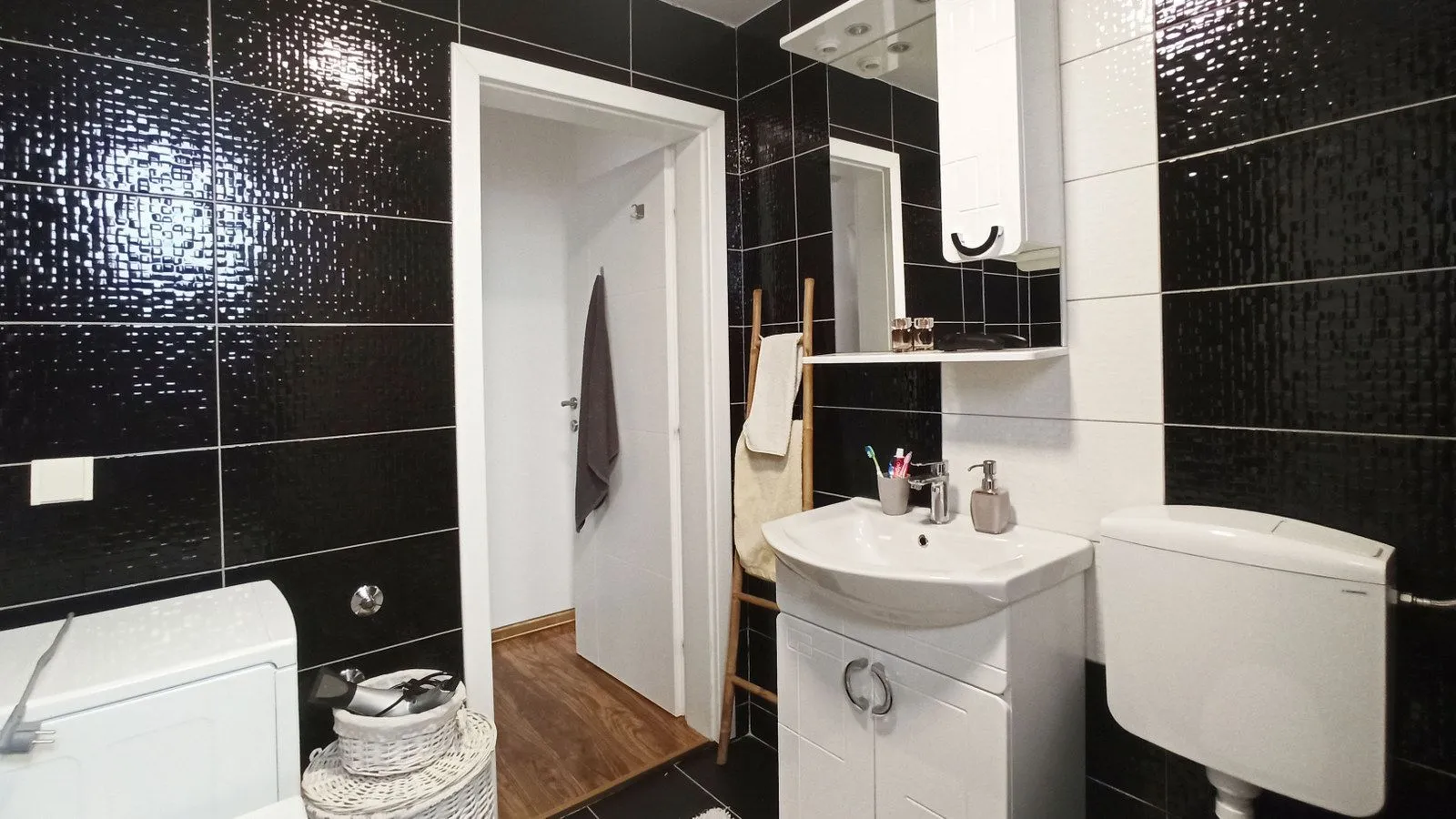 Prodaja, četvorosoban stan, 111m², Centar, Loznica