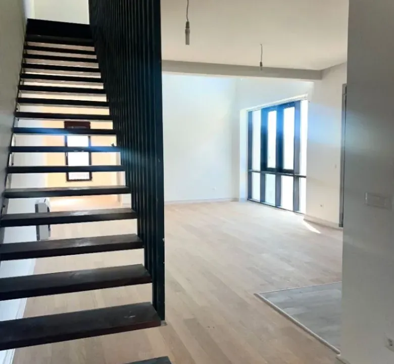 Sale, four bedroom apartment, 151m², Gornja Gorica, Podgorica