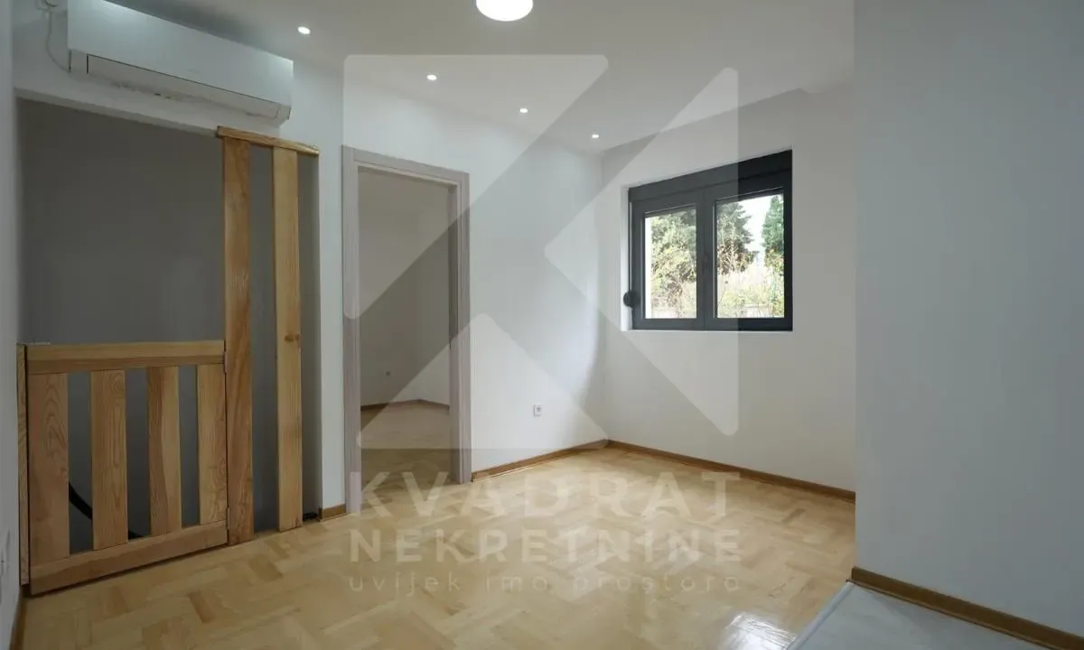 Izdavanje, poslovni prostor, 95m², Pod Goricom, Podgorica
