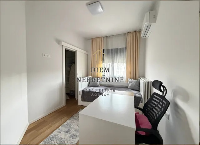 Izdavanje, dvosoban stan, 70m², Podgorica, Crna Gora