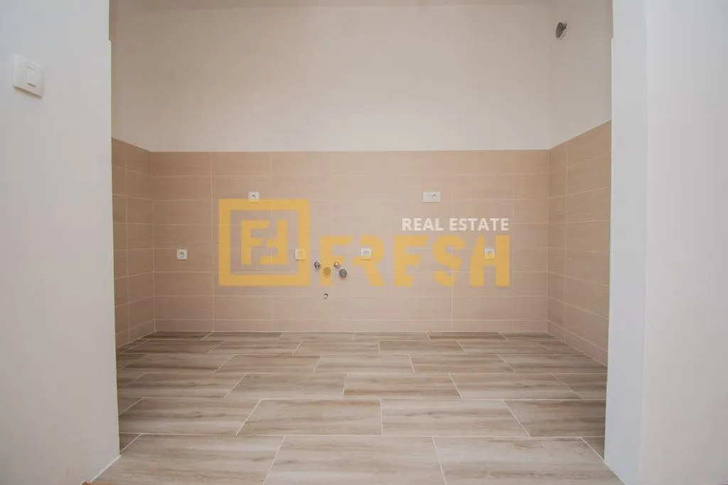 Prodaja, dvosoban stan, 67m², Tološi, Podgorica