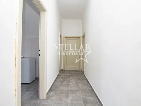 Izdavanje, poslovni prostor, 69m², Centar, Podgorica - image 10