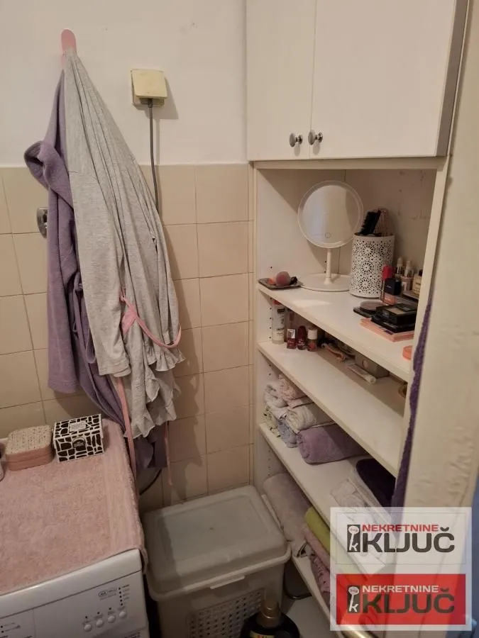 Izdavanje, garsonjera, 29m², Betanija, Novi Sad Sve Podlokacije