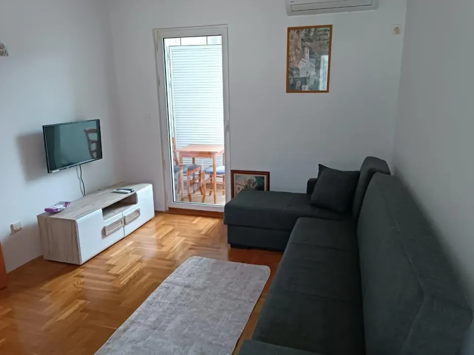 Rent, one bedroom apartment, 40m², Velji Vinogradi, Budva