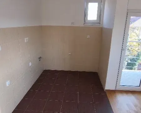 Prodaja, trosoban stan, 52m², Kaludjerica, Grocka - image 1