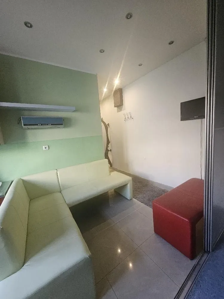 Izdavanje, poslovni prostor, 82m², Stari Grad, Beograd