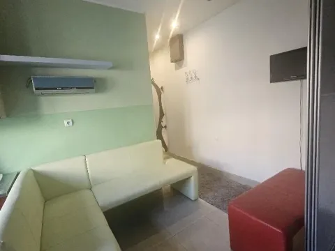 Izdavanje, poslovni prostor, 82m², Stari Grad, Beograd - image 10