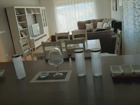 Izdavanje, kuća, 300m², Burtaiši, Bar - image 2