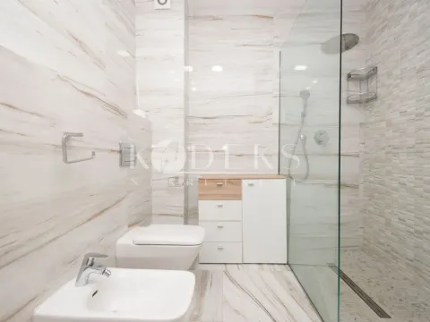 Izdavanje, trosoban stan, 94m², Momišići, Podgorica - image 11