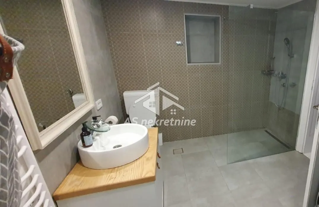 Izdavanje, dvosoban stan, 60m², Profesorska Kolonija, Palilula Sve Podlokacije