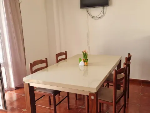 Sale, three bedroom apartment, 90m², Petrovac, Budva - image 2