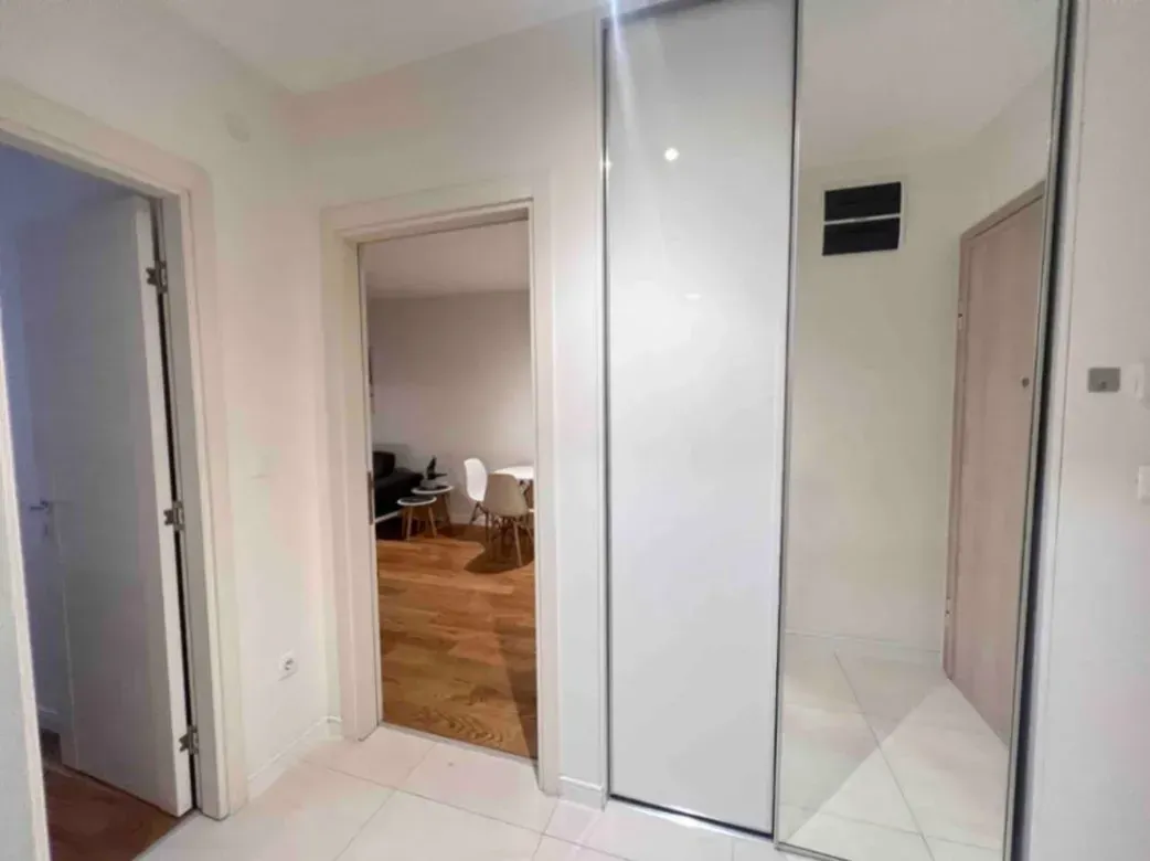 Prodaja, jednosoban stan, 49m², Central Point, Podgorica