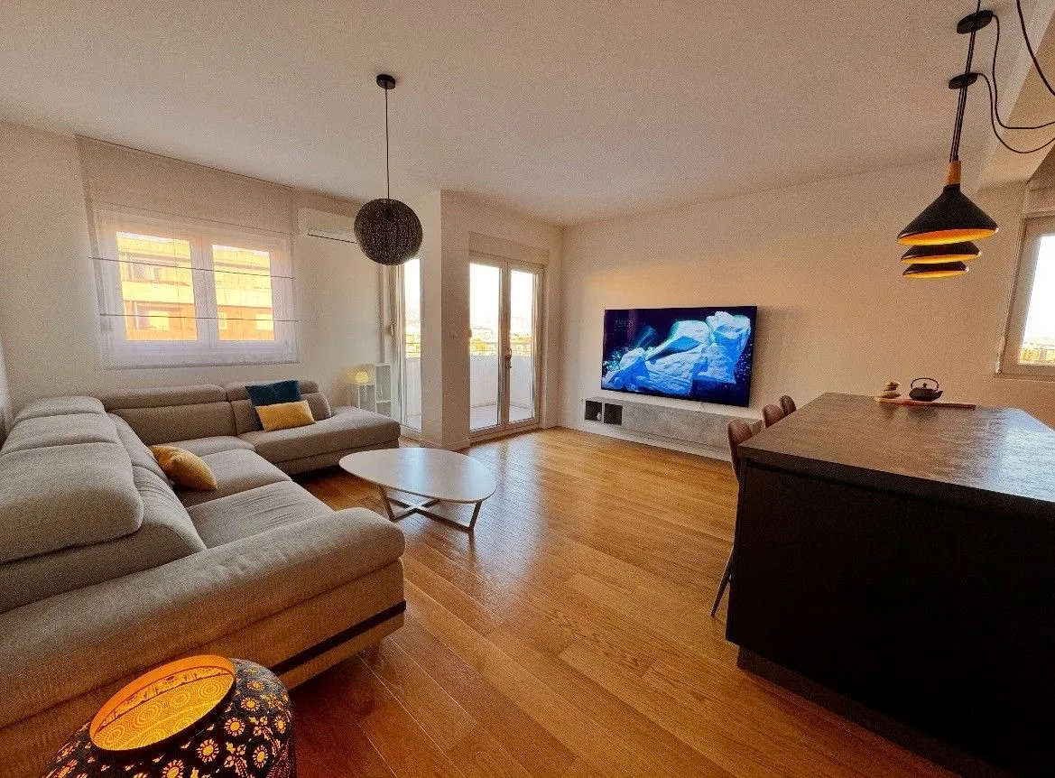 Prodaja, dvosoban stan, 70m², Central Point, Podgorica