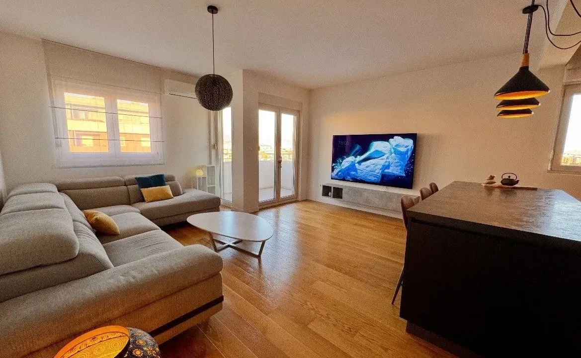 Sale, two bedroom apartment, 70m², Central Point, Podgorica