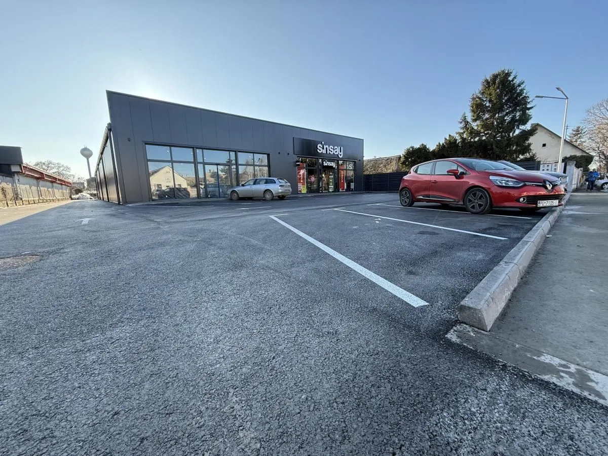 Rent, office space, 504m², Apatin, Srbija