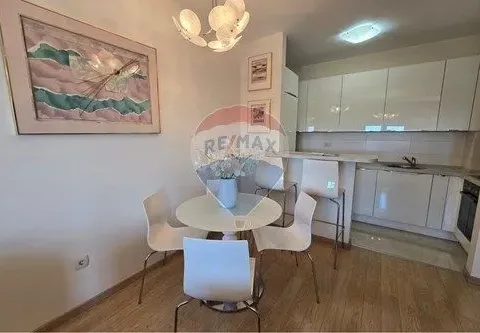 Izdavanje, dvosoban stan, 72m², City Kvart, Podgorica - image 2